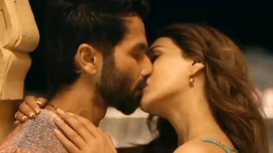 Shahid-Kapoor-Kriti-Sanon-Sex-Scene-1024x522-1